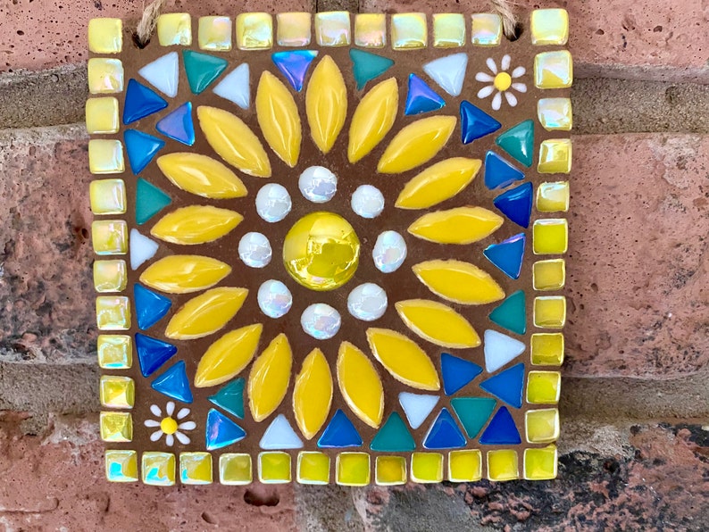 Sunflower mosaic, mosaic garden plaque, garden decor, garden wall art, handmade gift for teacher, gift for garden lovers imagem 4