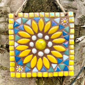 Sunflower mosaic, mosaic garden plaque, garden decor, garden wall art, handmade gift for teacher, gift for garden lovers imagem 7