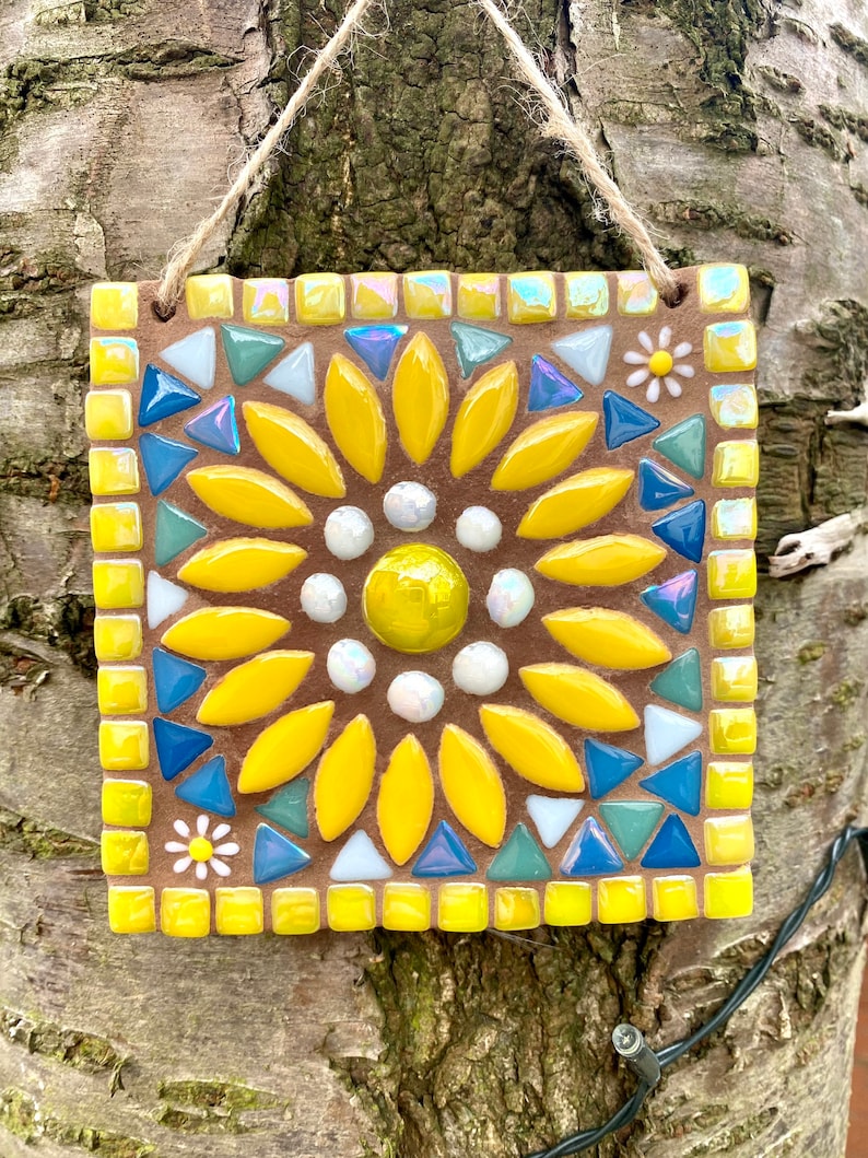 Sunflower mosaic, mosaic garden plaque, garden decor, garden wall art, handmade gift for teacher, gift for garden lovers imagem 7