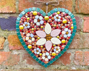 Grand coeur en mosaïque, décoration de jardin, cadeau d'anniversaire, cadeau unique, mosaïque de coeur, cadeau fait main pour elle, plaque murale en mosaïque, cadeau de jardin pour elle