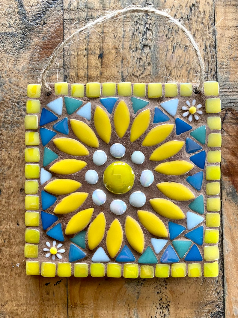 Sunflower mosaic, mosaic garden plaque, garden decor, garden wall art, handmade gift for teacher, gift for garden lovers imagem 6