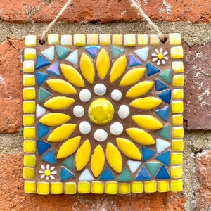 Sunflower mosaic, mosaic garden plaque, garden decor, garden wall art, handmade gift for teacher, gift for garden lovers imagem 8