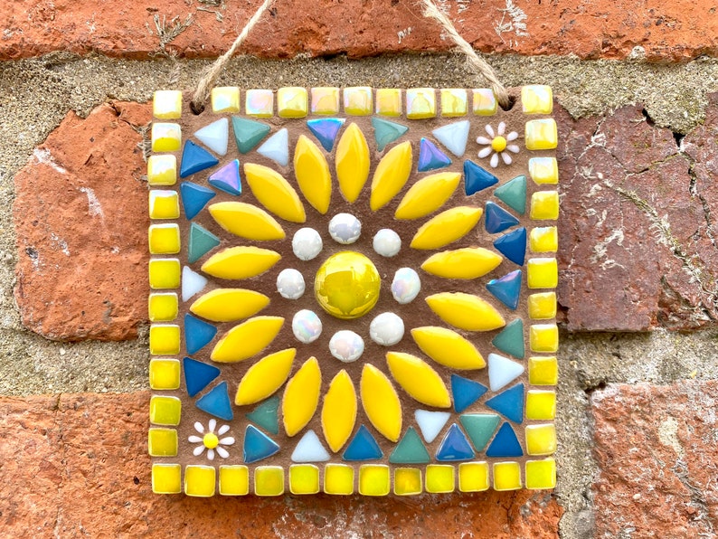 Sunflower mosaic, mosaic garden plaque, garden decor, garden wall art, handmade gift for teacher, gift for garden lovers imagem 8