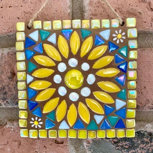 Sunflower mosaic, mosaic garden plaque, garden decor, garden wall art, handmade gift for teacher, gift for garden lovers imagem 5