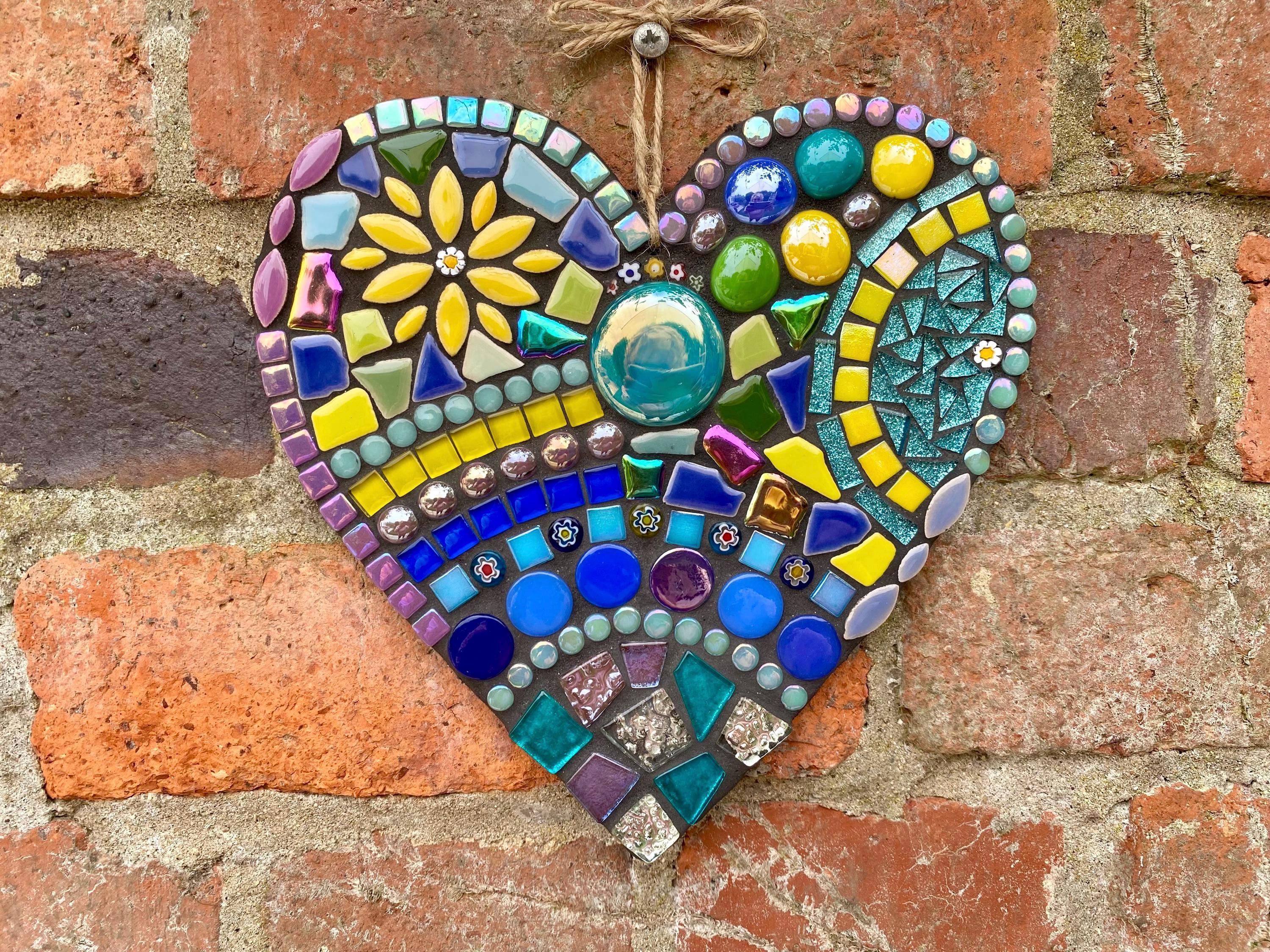 ブルーターコイズモザイクハート、ハンドメイドガーデンウォールアート