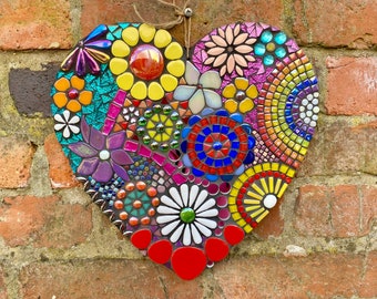 Oeuvre d'art sur mesure, grande mosaïque, coeur en mosaïque, cadeau d'art mural de jardin, art de la mosaïque, décoration de jardin, tenture murale sur mesure, cadeau pour couple, coeur