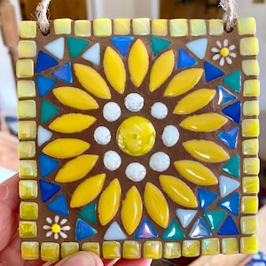 Sunflower mosaic, mosaic garden plaque, garden decor, garden wall art, handmade gift for teacher, gift for garden lovers imagem 2