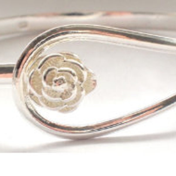 Silver plated rose clasp bangle