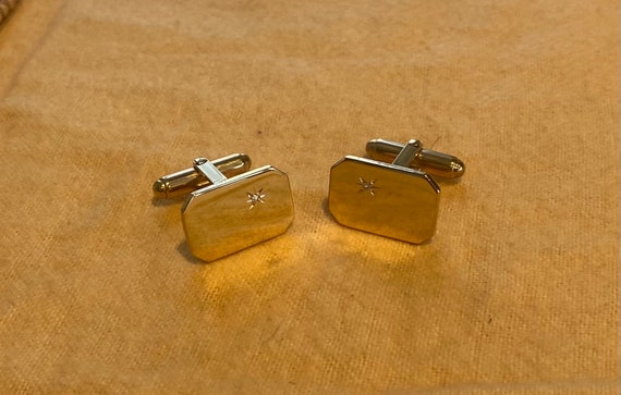 Paire De Boutons De Manchettes Anciens Plaqué Or 18K - Taille Diamant - Occasion Très Bon état