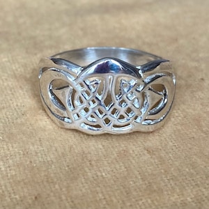 Silver Celtic Band Ring - Irish ring - Gaelic jewellery - Many sizes available