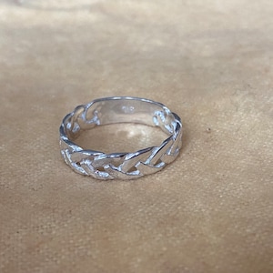 Handmade Sterling Silver Celtic Knot Ring - Gaelic Jewelry
