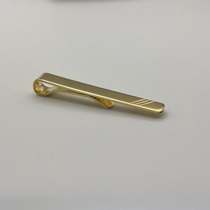 18ct Gold Plated Tie Slide: Diamond Cut Stripes image 7