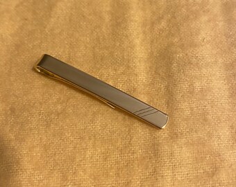 18ct Gold Plated Diamond cut Tie Slide - Tie Clasp - Formal wear - Suit accessories - Diamond cut stripes