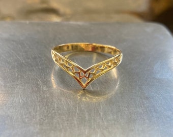 Anillo celta de oro de 9 quilates con forma de horquilla - Joyería gaélica