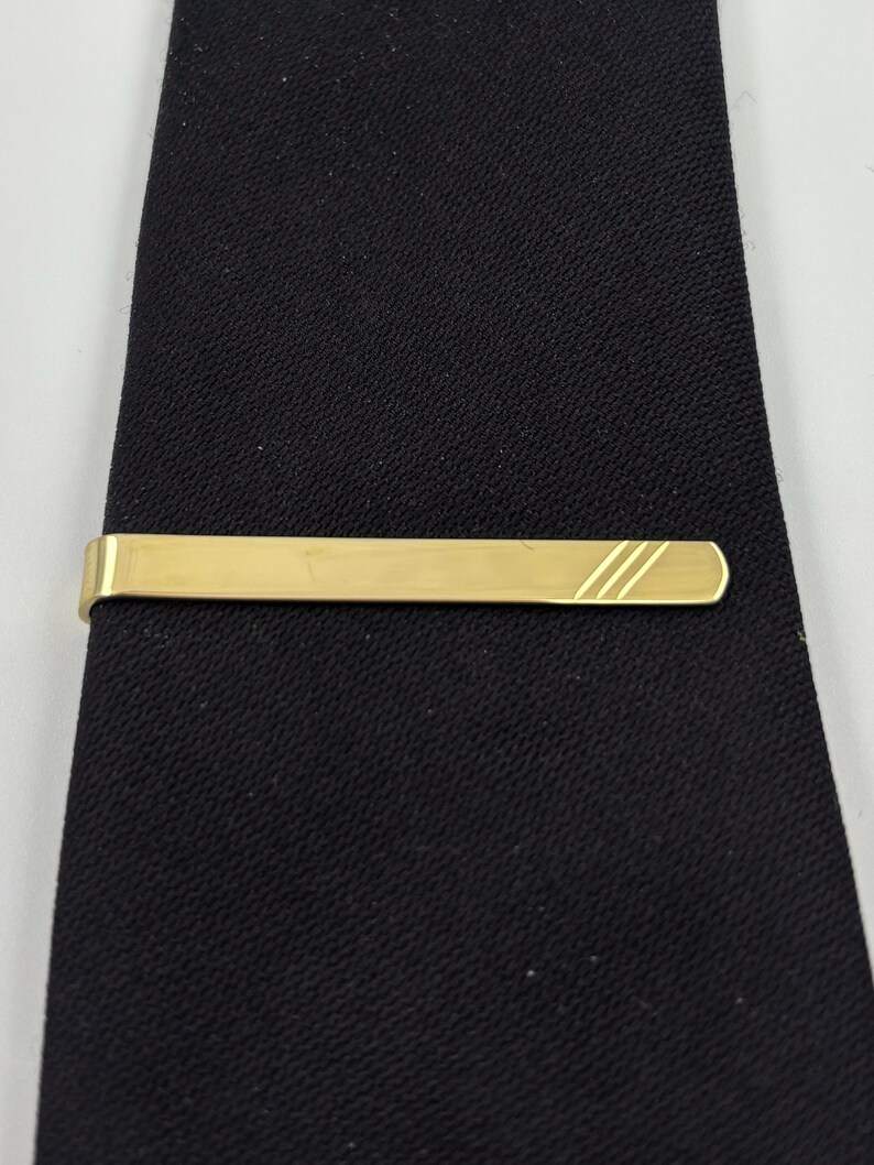 18ct Gold Plated Tie Slide: Diamond Cut Stripes image 6