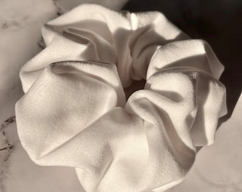 Weiß Samt Scrunchie: XL Haargummi