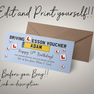 Puede incluir: Un vale de clases de conducir azul claro con el texto "DRIVING LESSON VOUCHER ADAM" y "Happy 17th Birthday!". El vale va acompañado de un sobre marrón y presenta símbolos L rojos y blancos.