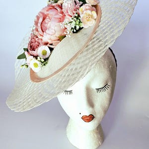 White ivory hat with pink flowers. Ivory cream hat. Wedding guest hat, mother of bride groom hat, hat for the races