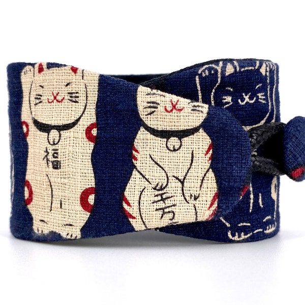 Bracelet OBI One manchette japonaise maneki-neko blanc et bleu - tissu coton traditionnel - fait main