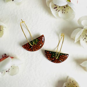 OBI One Ohrringe – Halbmond-Mosaik-Creolen – handgefertigt