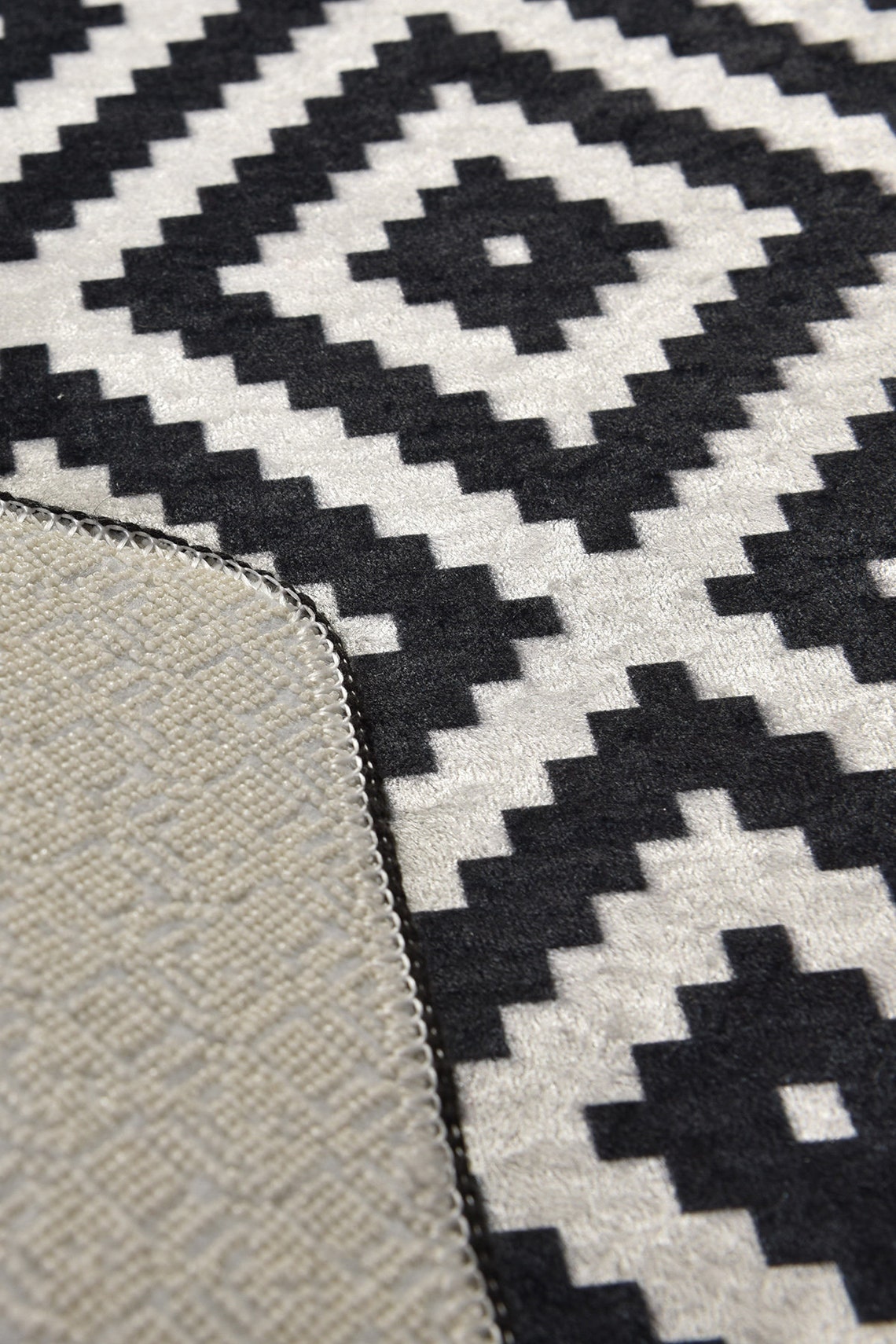 Layana Black and White Geometric Pattern Decorative Area Rug | Etsy