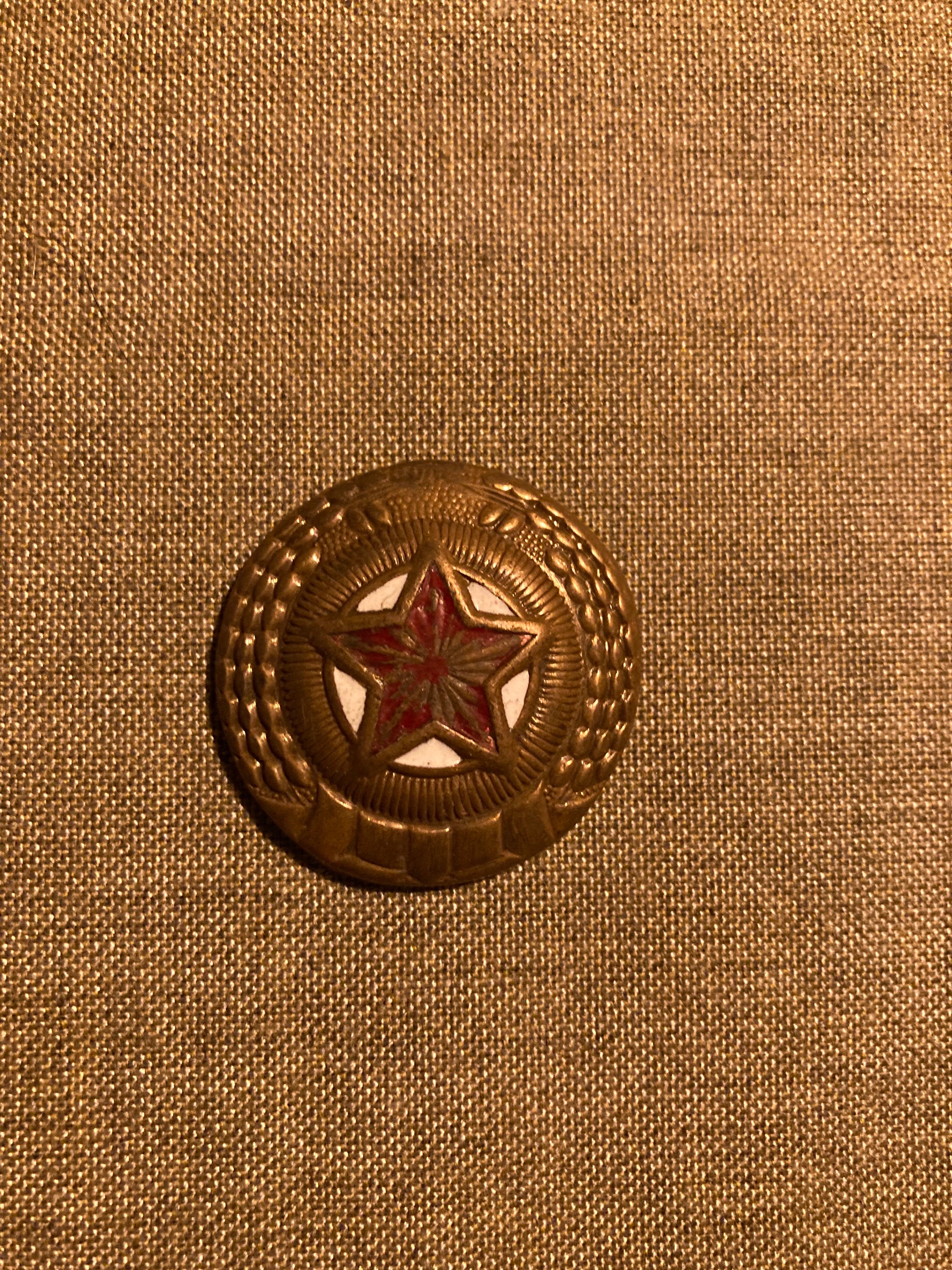 オリジナルの朝鮮戦争北朝鮮軍帽章