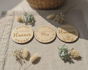Personalized milestone wooden disc baby – “Hello world I am” – Newborn name plate for birth, photo shoot & baby shower