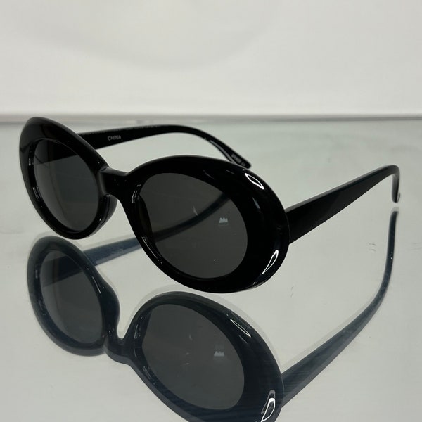 Black oval Vintage inspired Sunglasses