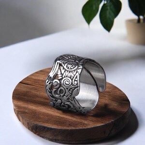 Wolf Vegvisir Adjustable Statement Viking Ring In A Wooden Box