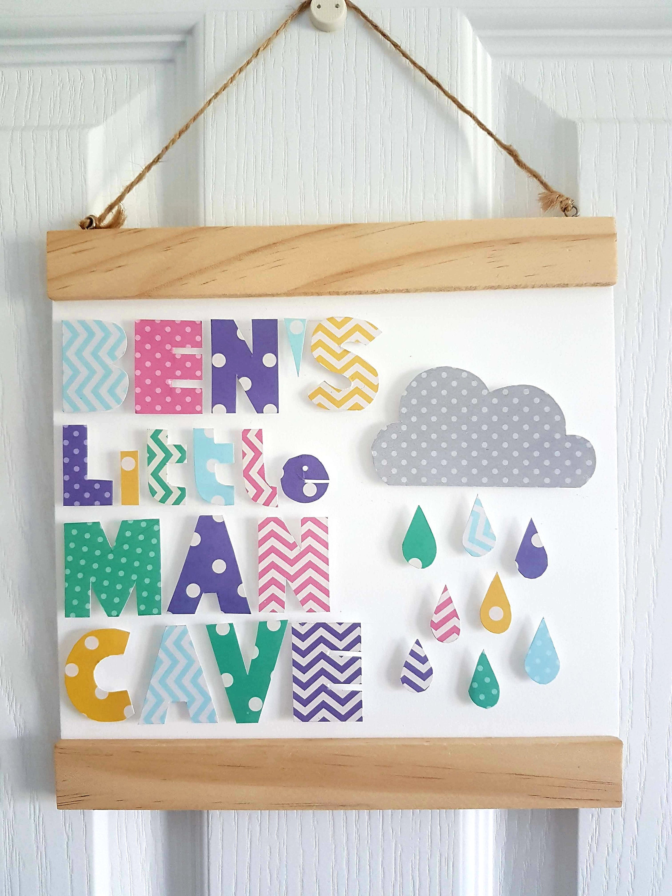 Colgador de la puerta de la cueva del hombre pequeño colgador | Etsy