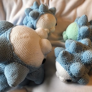 Klar att skickas Amigurumi Chibi Isbuggmonster Snom Plysch