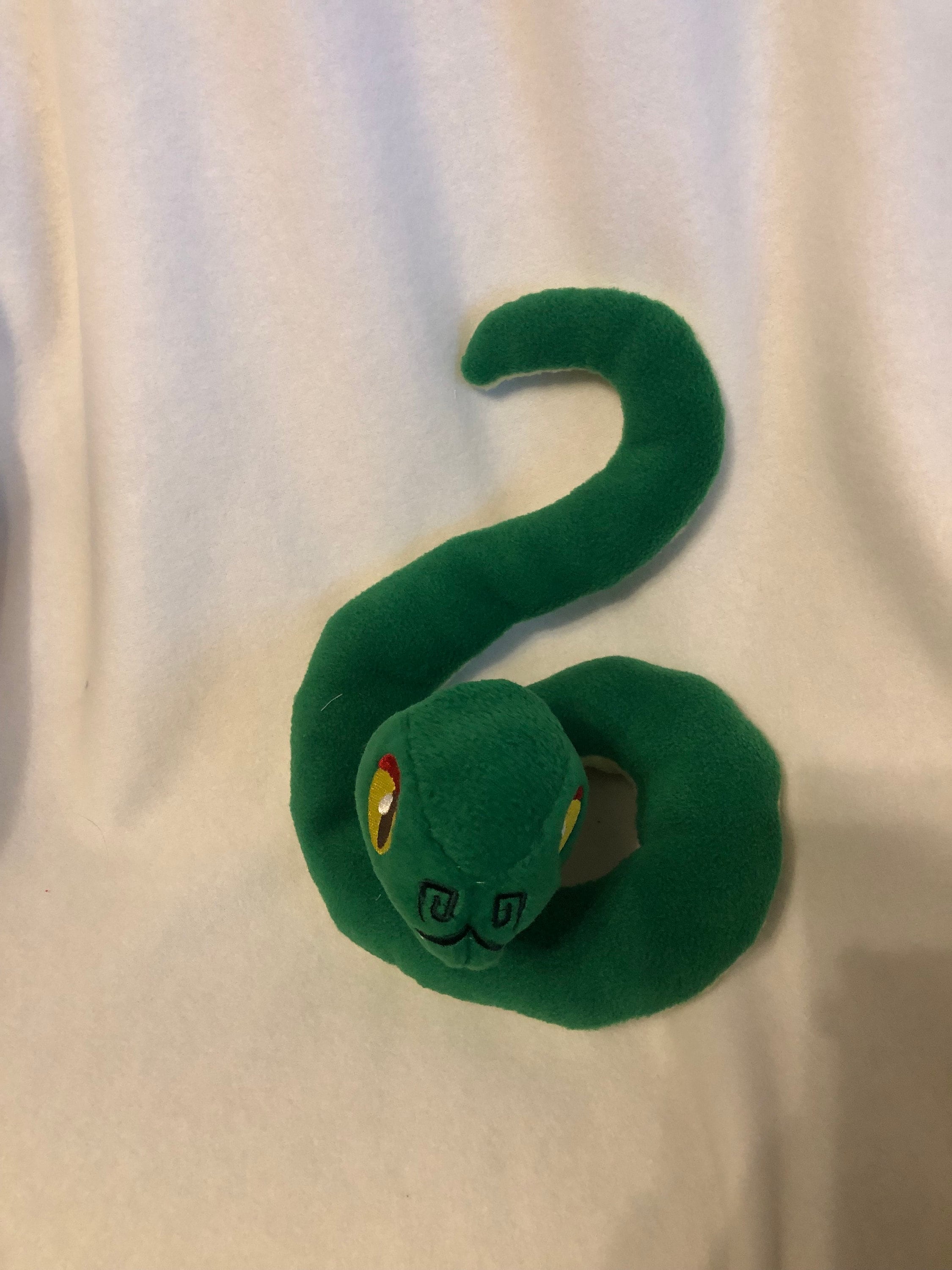 ケツァルコアトルの羽毛のある蛇のぬいぐるみ - Etsy 日本