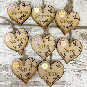 Bouteille/panier/boîte/carte en bois personnalisée avec étiquette cadeau coeur
