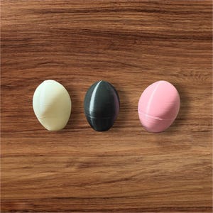 3D Printed Middle Finger Eggs – Funny Desk Decor, Gag Gift, Stress Relief, Bold Easter Decoration