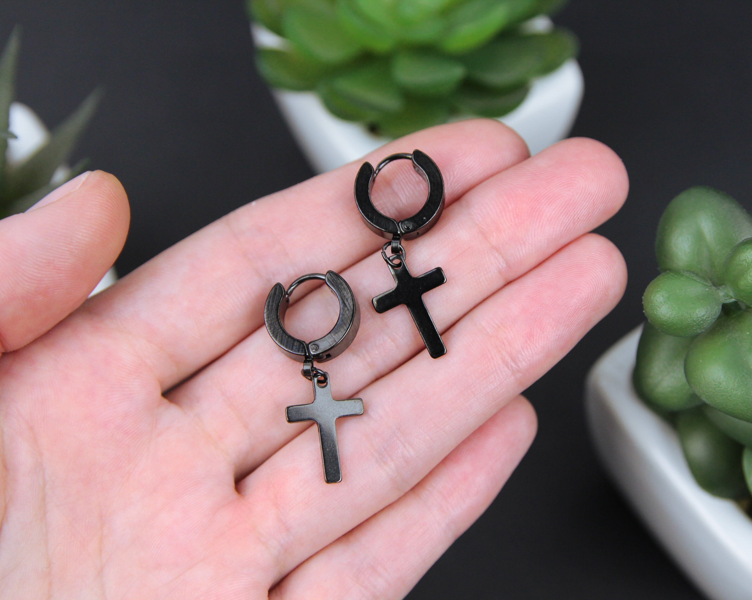 Non-piercing Ear Accessories 5-Pair Black Stainless Steel Clip-On Earrings - Gothic Spike & Cross Dangle Hoops Black Hoop Earrings For Men - Foto 2