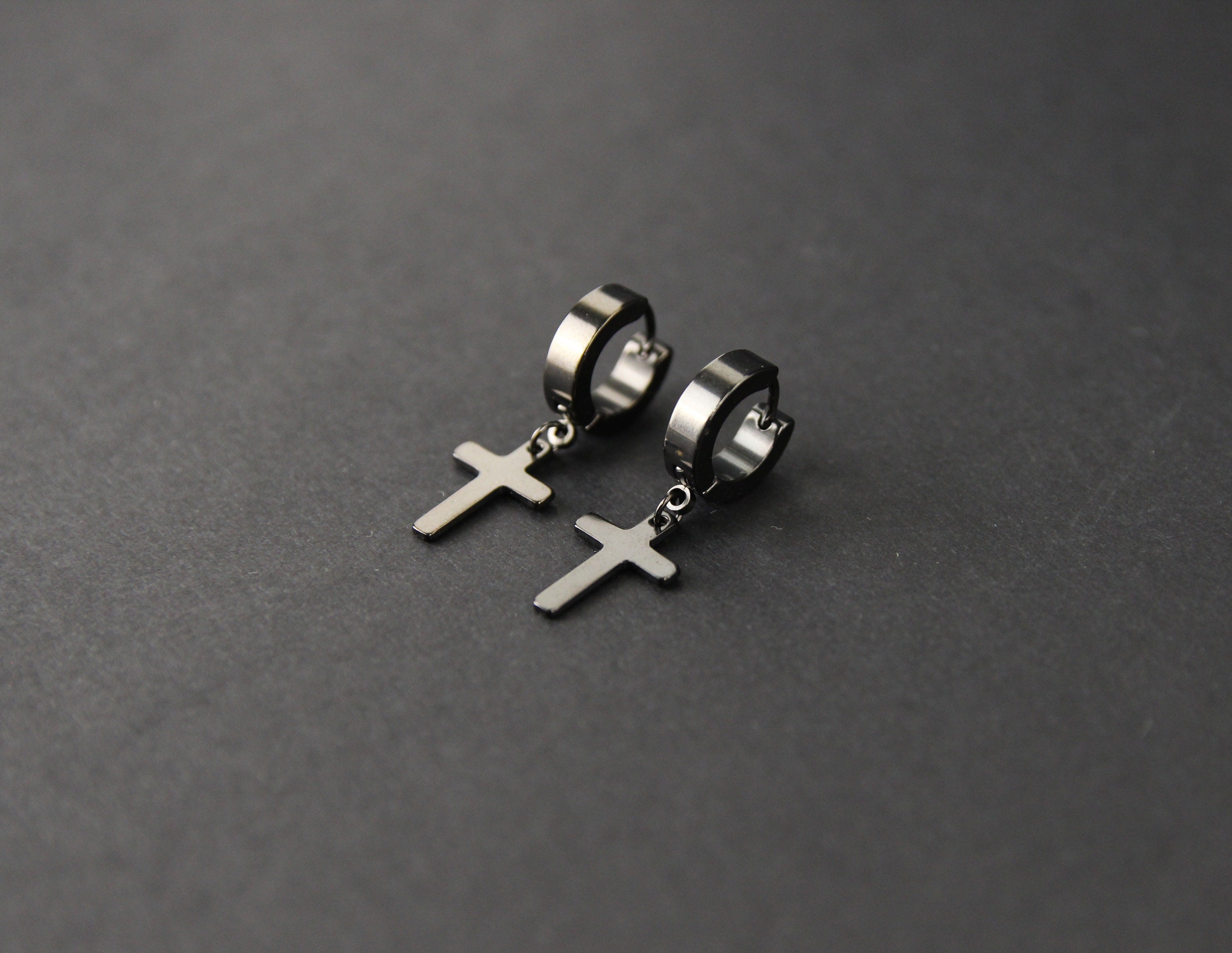 Non-piercing Ear Accessories 5-Pair Black Stainless Steel Clip-On Earrings - Gothic Spike & Cross Dangle Hoops Black Hoop Earrings For Men - Foto 6