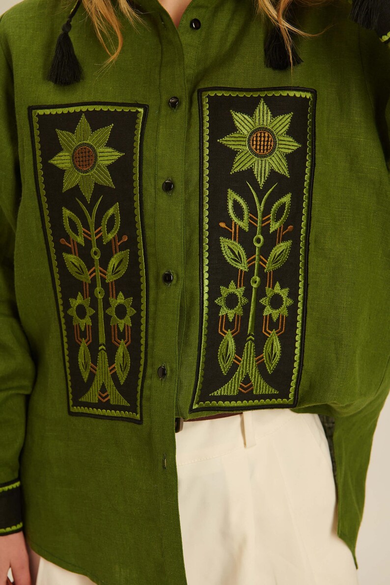 Green Linen Shirt for Women, Sunflower Embroidered Blouse, Button Front Folk Boho Top imagen 3