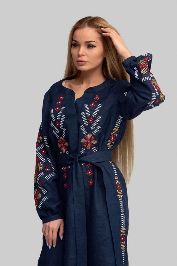 princess polly baby blue dress Blue Floral Embroidered Sweetheart Neckline Midi Dress main image 0