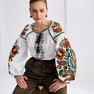 Woman Vyshyvanka, Embroidered blouse, Ukrainian clothing, peasant shirt, Ukraine blouse, Vyshyvanka