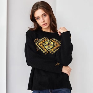 Ukrainian sweater, women Ukraine sweatshirt, knitted Ukraine sweater, Ukrainian ornament, Christmas women sweater