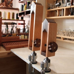 Leather Pony Clamp Leather Stitching Pony 360 Rotation Stitching Pony Lacing Pony Universal Leather Sewing Wooden Leathercraft Stitcher Kit