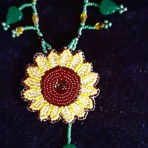 Sunny flower necklace