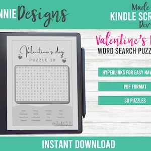 以下が含まれることがあります： Kindle Scribe デバイスに表示されたバレンタインデーのワードサーチパズル。パズルは「バレンタインデーパズル10」というタイトルで、バレンタインデーに関連する単語が隠された文字のグリッドが表示されています。画面は黒いフレームで囲まれており、明るい木製の背景に置かれています。画面の上には「Kindle Scribe デバイス向け」というテキストが表示され、画面の下には「バレンタインデーワードサーチパズル」というテキストが表示されています。画像の下部には「インスタントダウンロード」というテキストが表示されています。