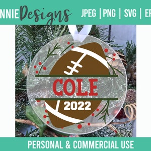 American Football Christmas Ornament SVG gesneden bestand aandenken voor spelerfan persoonlijk met voetbalnummer en jaar aanpasbaar plat acryl