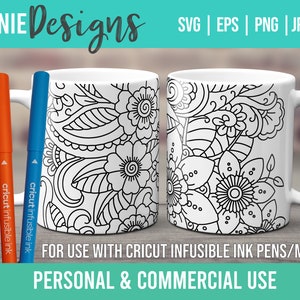 Puede incluir: Una taza de cerámica blanca con un diseño floral en blanco y negro. La taza es para usar con bolígrafos y marcadores Cricut Infusible Ink. El texto "FOR USE WITH CRICUT INFUSIBLE INK PENS/MARKERS" y "PERSONAL & COMMERCIAL USE" está impreso en la parte inferior de la taza.
