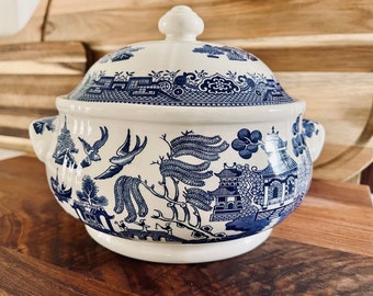 Blue Willow Casserole Dish with Lid and Handles, Churchill, Made in England, Blue and White, Covered Vegetable Dish