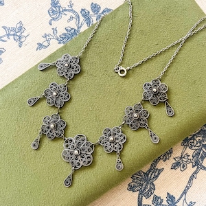Art Deco Filigree Flower Silver Necklace - UK - 1930s - 16.5 inch (sustainable jewelry)