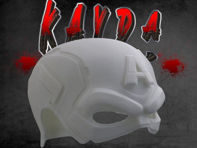Op de afbeelding: Witte Captain America-masker van plastic met een reli&euml;fletter 'A' aan de voorkant.