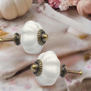 White brass Victorian Pumpkin Cabinet Knobs – Vintage Style Drawer Pulls, Antique Brass Cupboard Handles, Shabby Chic Furniture Hardware