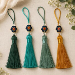 Decorative key tassels, key tassels with alloy cap, vintage style tassels, antique style tassels, furniture tassels, 6cm tassels
